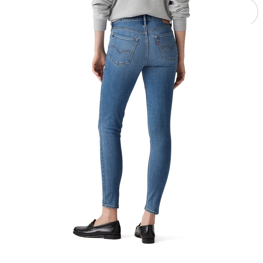 Levi Skinny Jeans - Picture 2 of 2